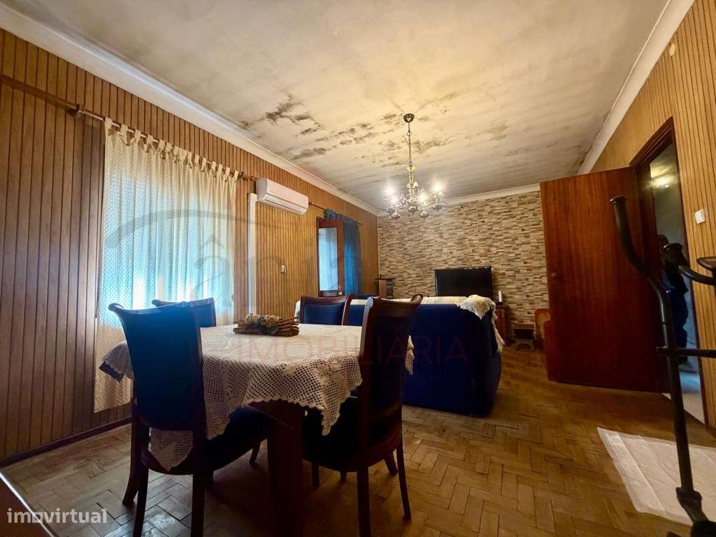 Moradia de 4 Frentes com Comércio para Venda em Campo, Valongo-6
