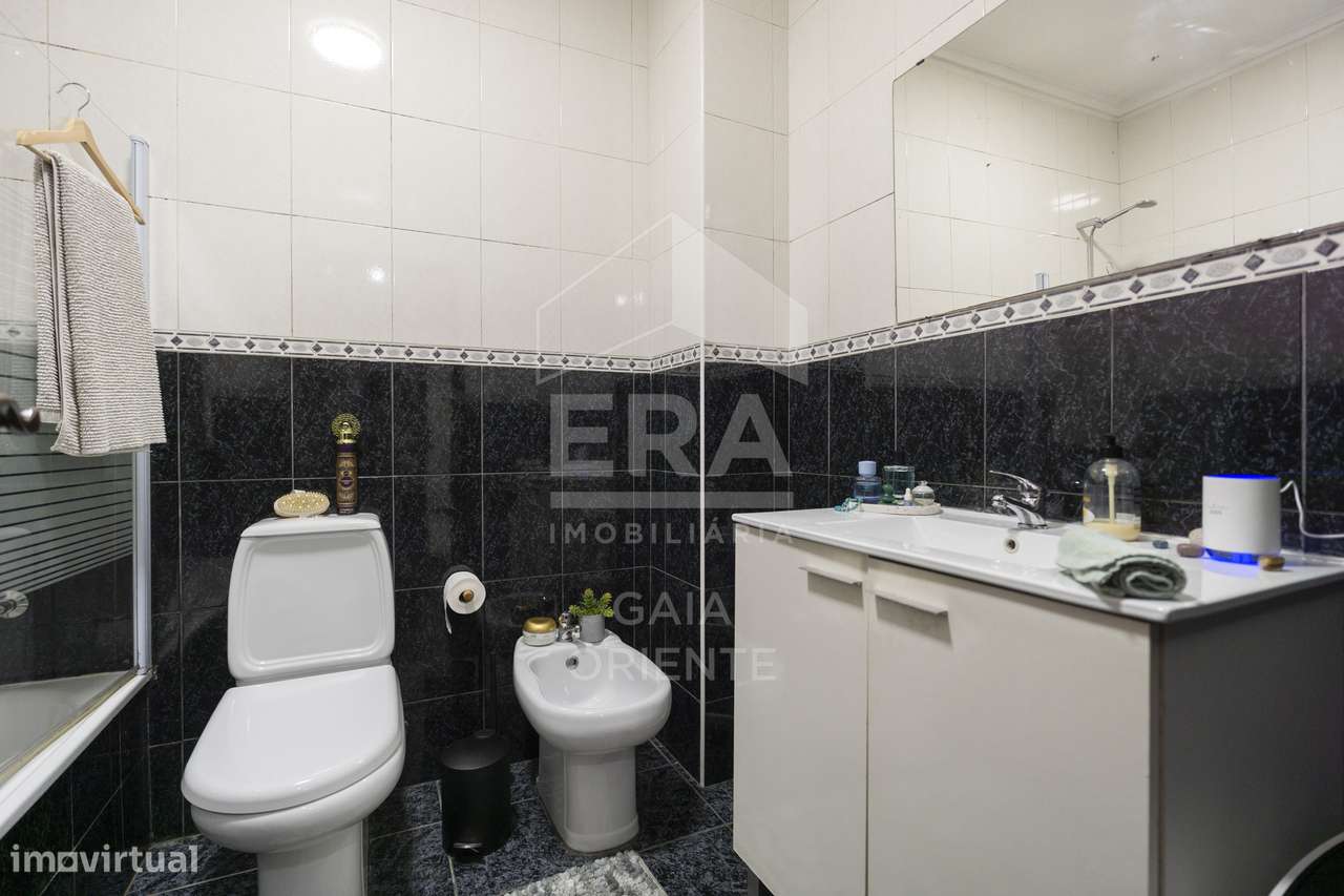 Apartamento T3 com Áreas Generosas em Serzedo-30