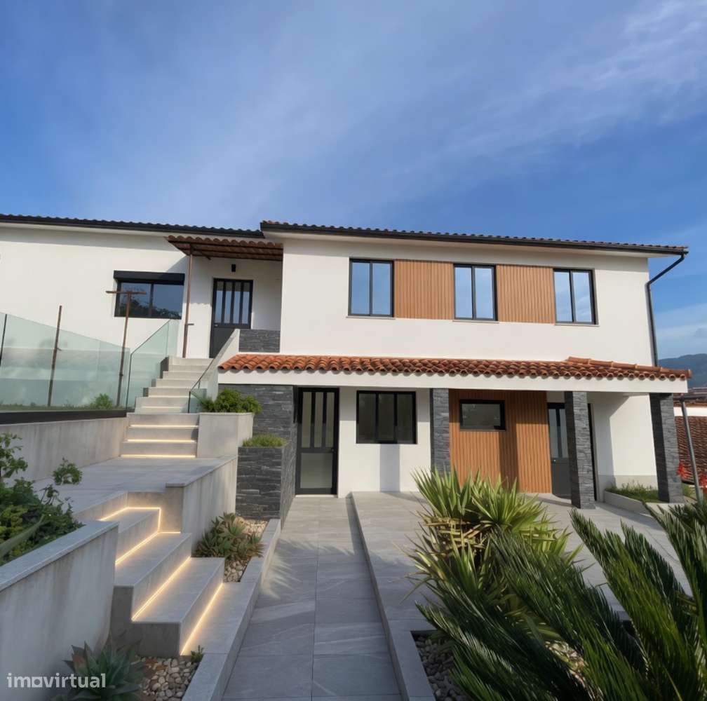 MORADIA T1 | SANTO TIRSO | INVESTIMENTO / REABILITAÇÃO - Grande imagem: 2/39