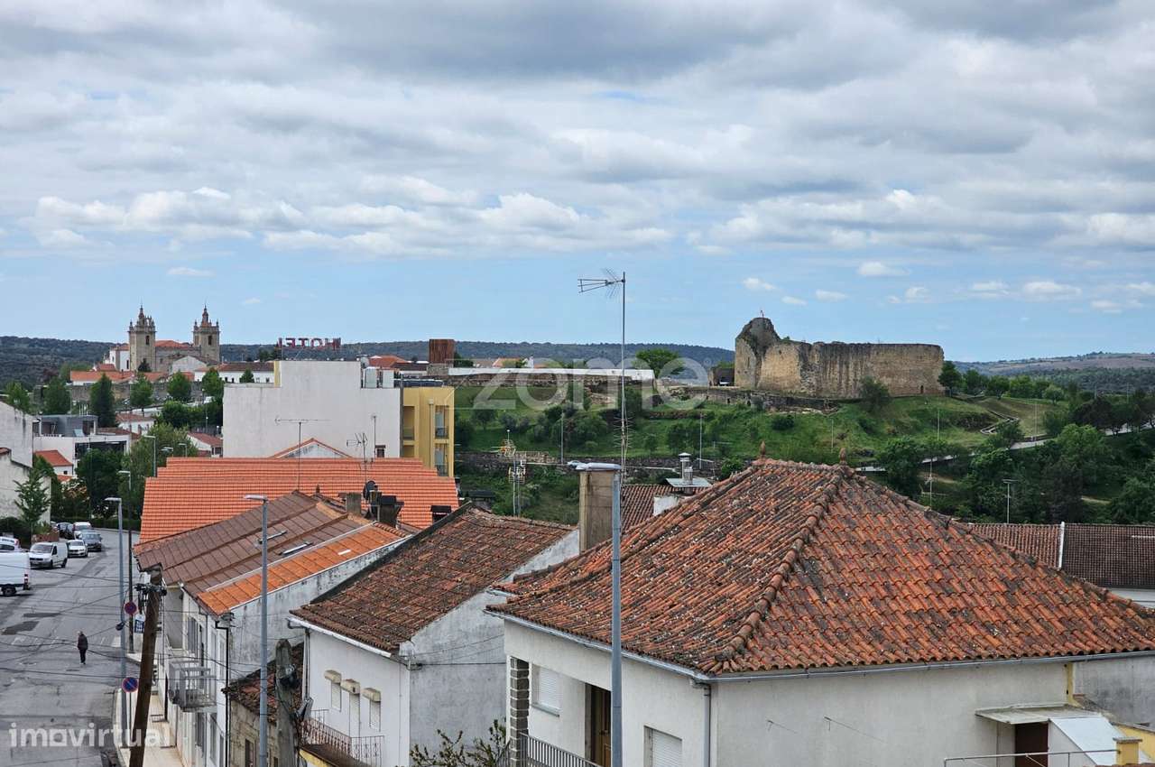 Moradia de Gaveto em Miranda do douro - Grande imagem: 4/19