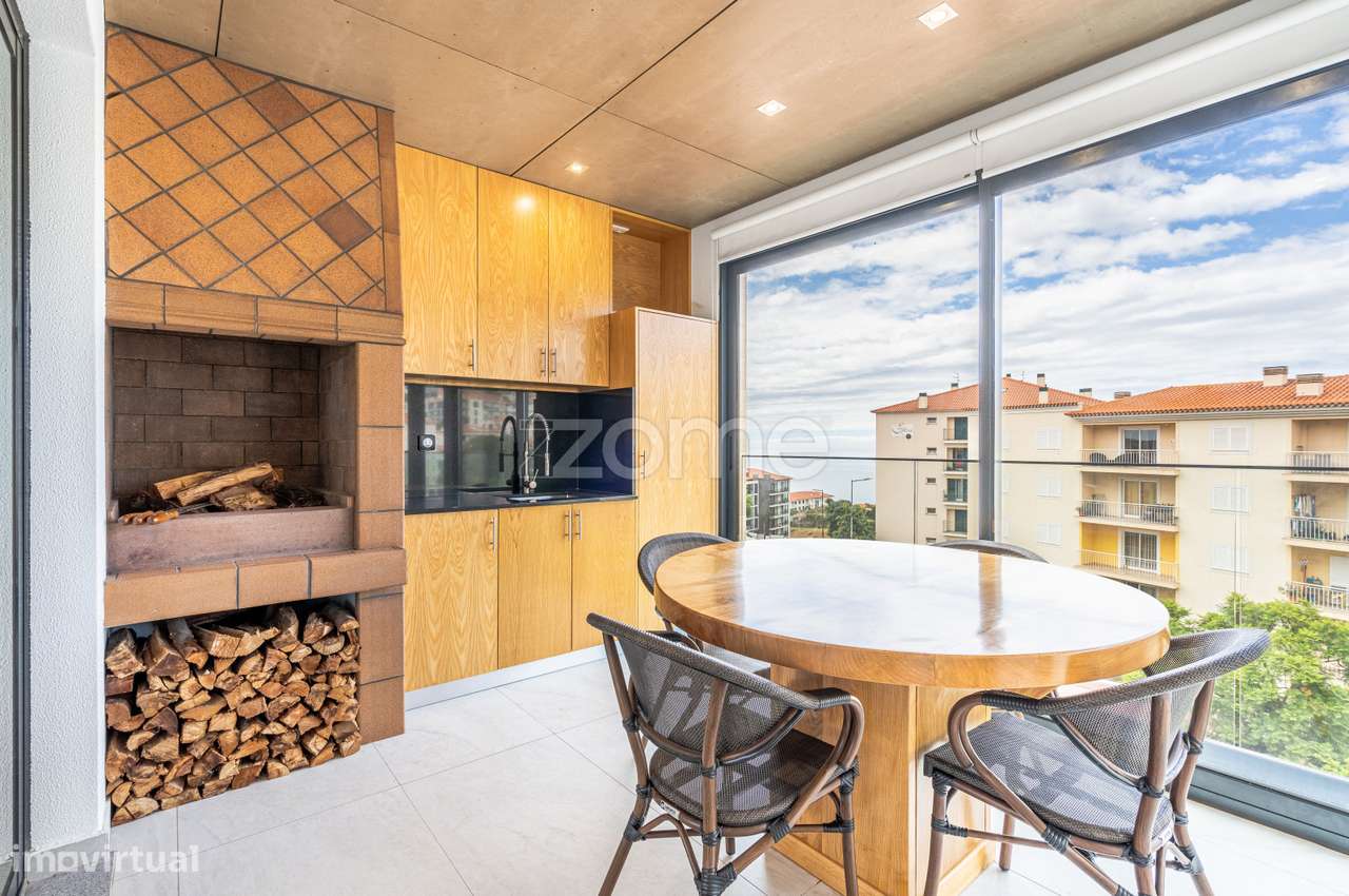 Apartamento T3 Penthouse com Vista Mar e Cidade no Caniço-12