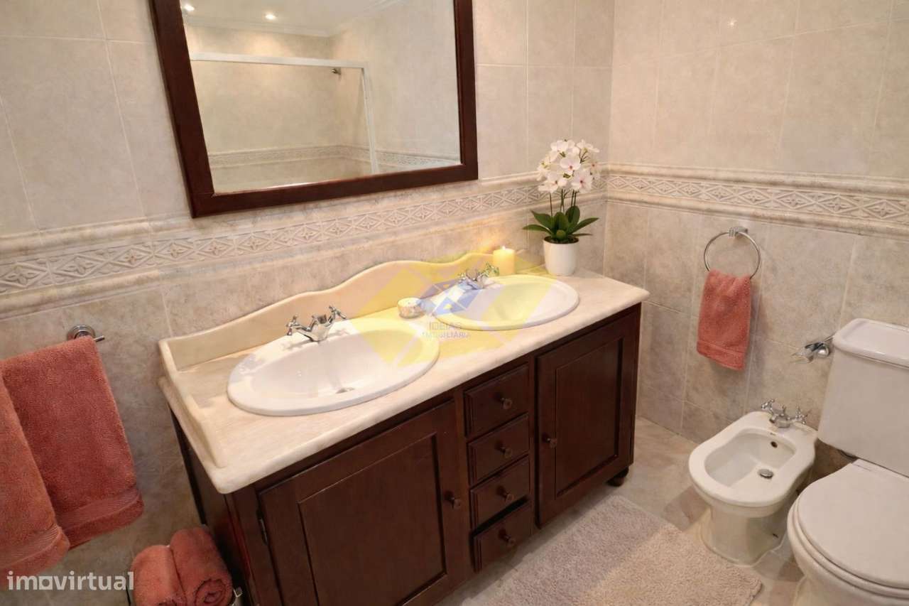 Moradia T3 em Felgueiras c/ 3 pisos-17