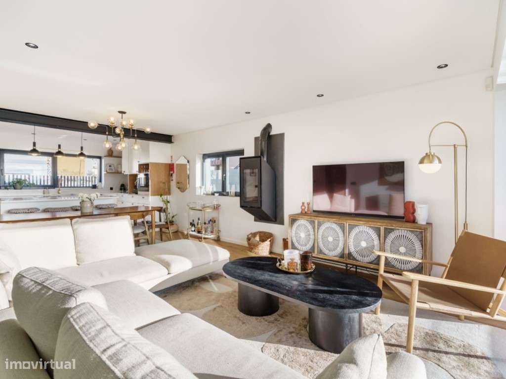 Moradia V3+1 totalmente renovada com vista mar-18