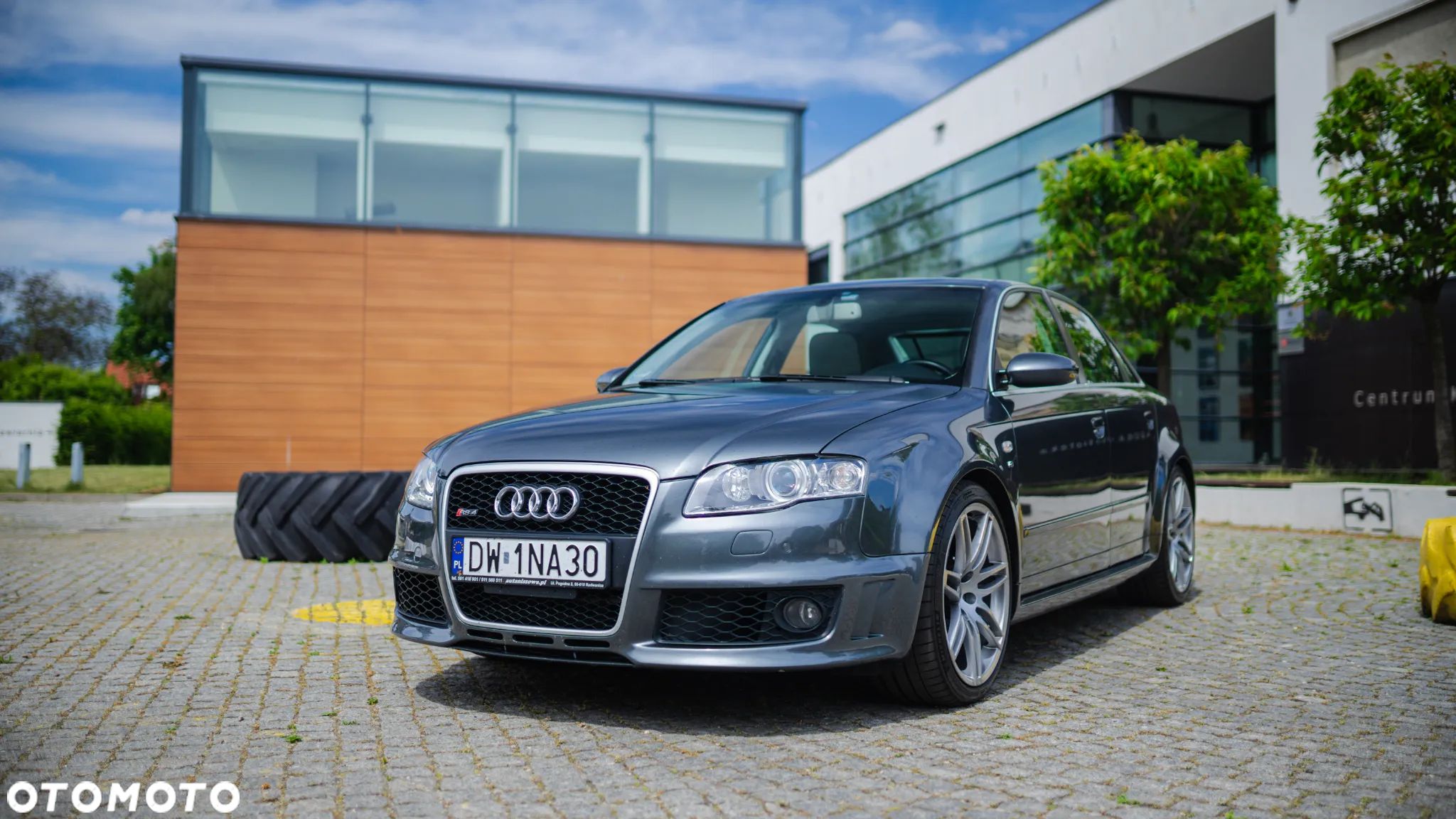 Audi RS4 Standard - 1