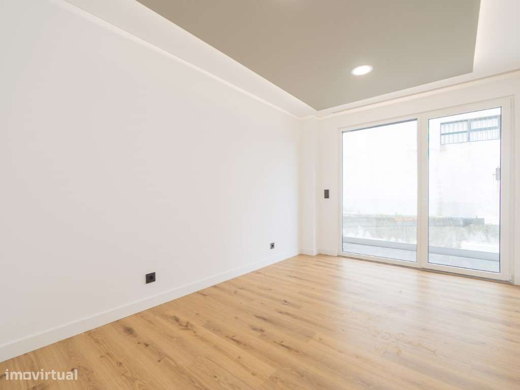 MORADIA NOVA T4 COM PISCINA - SERRA DE CASAL DE CAMBRA-21