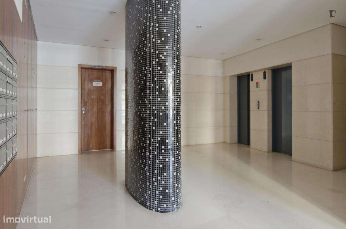 Apartamento com 1 quartos - localizado em Graça Lisbon - Grande imagem: 3/9