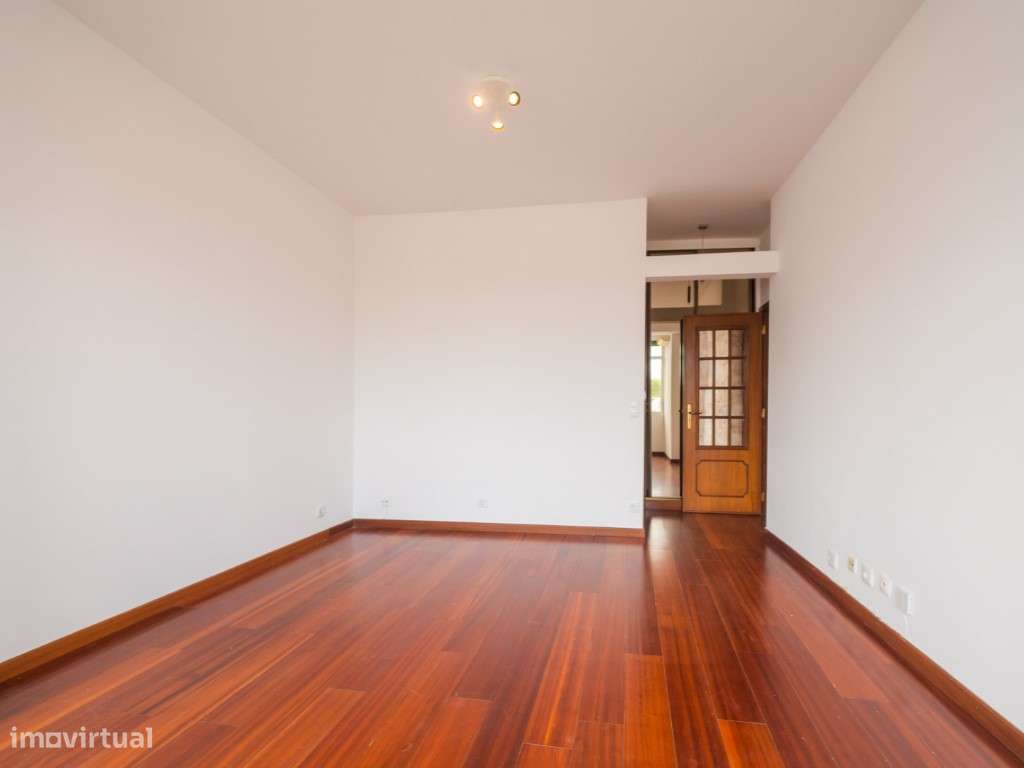 T1 Moderno com Vista Aberta. Natureza, Praia, Comboio e ótimos aces...-24
