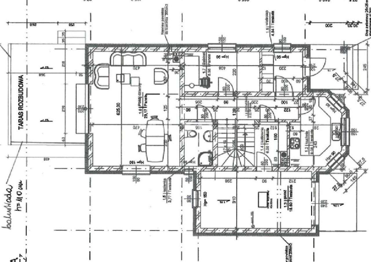 Dom w spokojnej i cichej okolicy-3