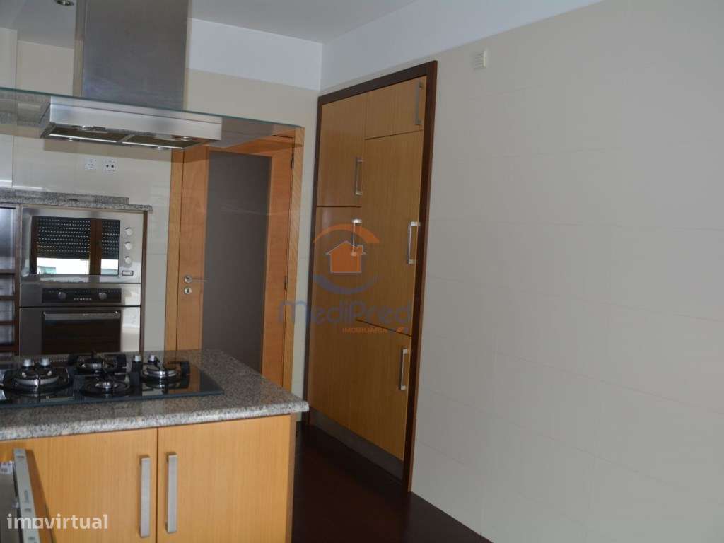 Apartamento T3 com BOX no Jardim da Amoreira - Grande imagem: 5/34