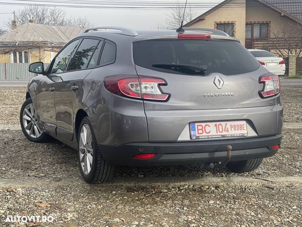 Renault Megane dCi 110 FAP EDC Paris - 8