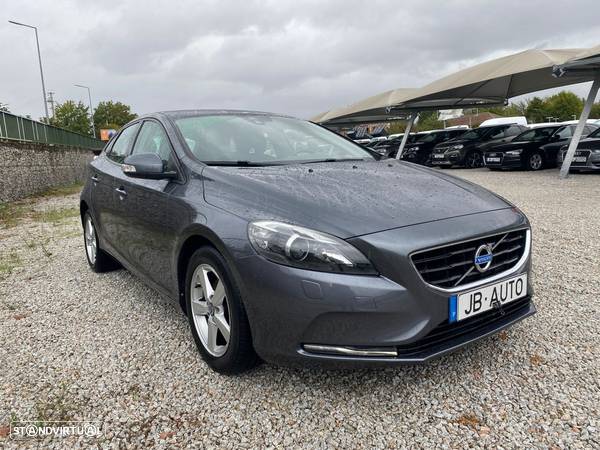 Volvo V40 D2 Momentum - 3