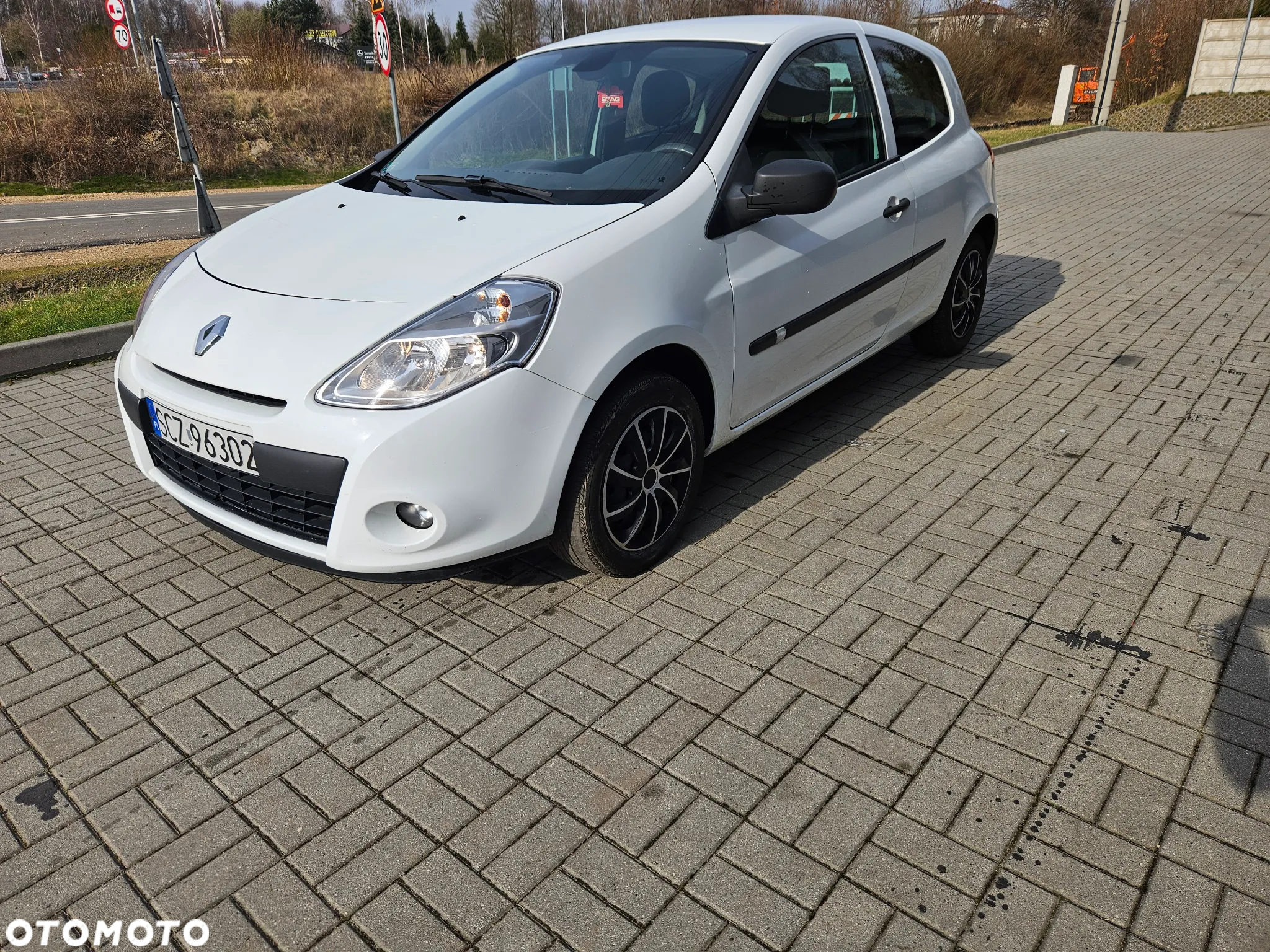 Renault Clio 1.2 16V Alize - 2