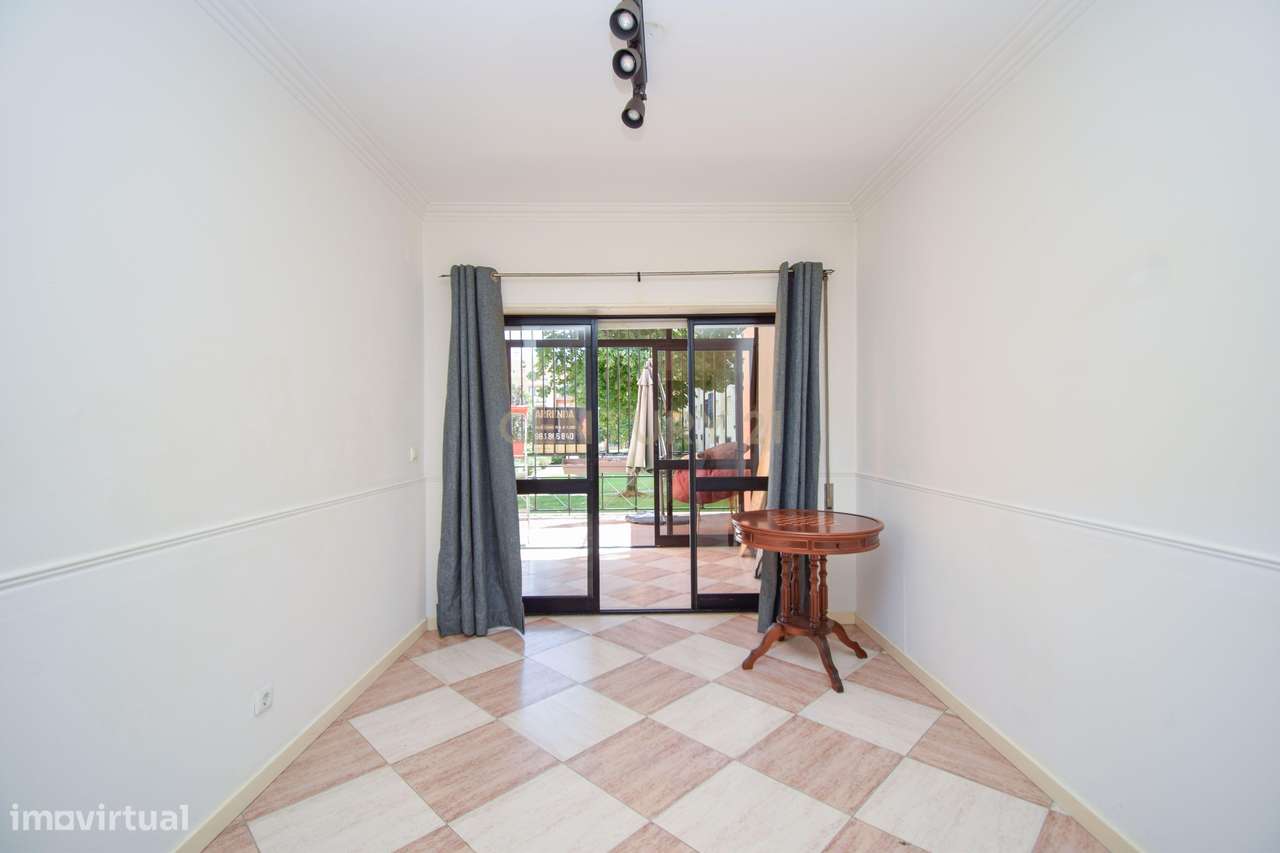 Exclusivo apartamento T2 com terraço na Quinta do Barão – Carcavelos-11