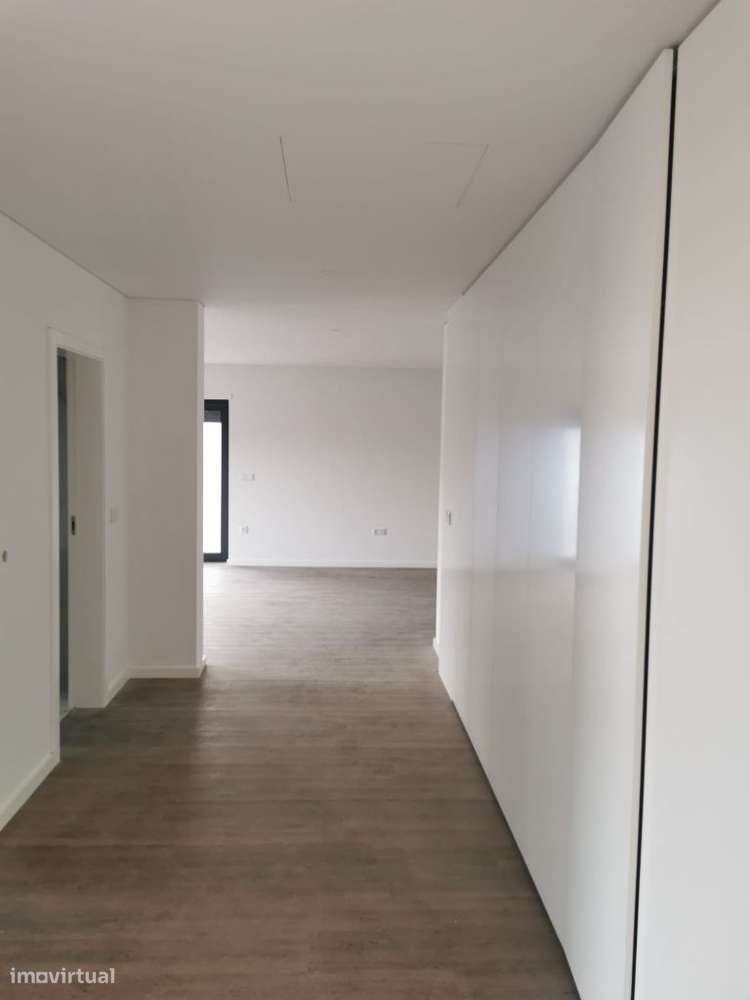 Moradia T3+1 em São Torcato - Guimarães-13