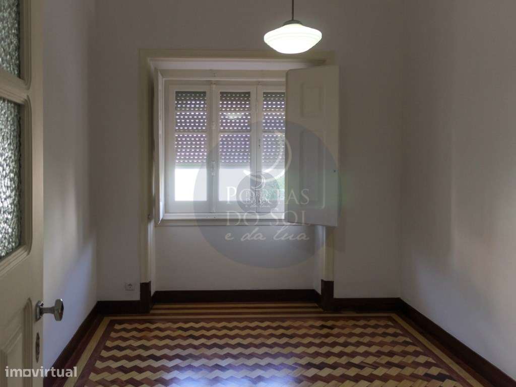 T6 c sótão (72m2), terraço, pátio e estacionamento-12