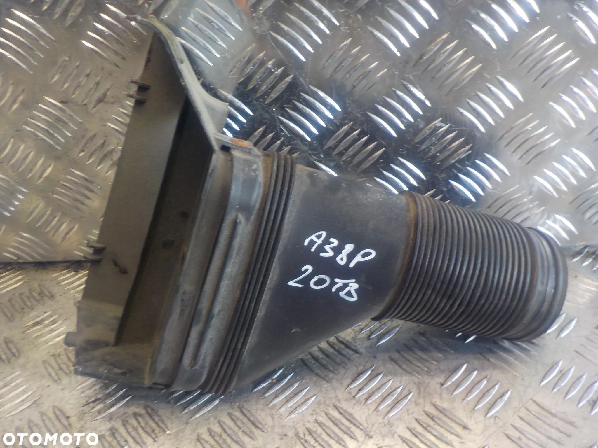 AUDI A3 8P 2.0T DOLOT KIEROWNICA POWIETRZA 1K0129618AH - 1