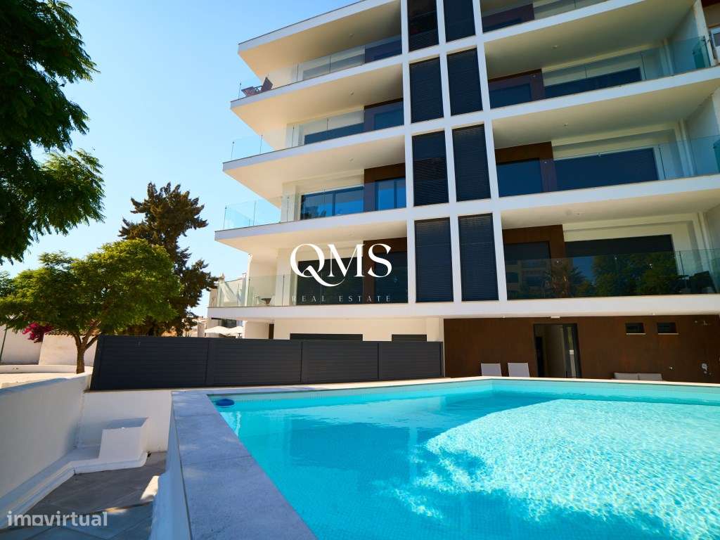 Espaçoso Apartamento T2 Mobilado com Garagem & Piscina no Coração d... - Grande imagem: 4/19