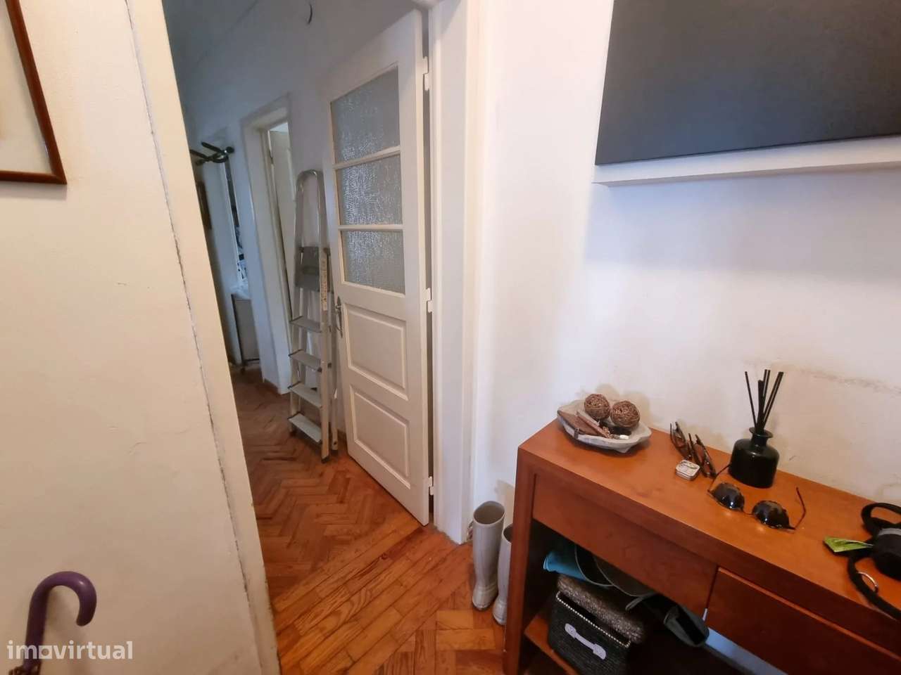 Prédio com 3 apartamentos T2, com Terraço e Jardim na Costa da Caparic-31