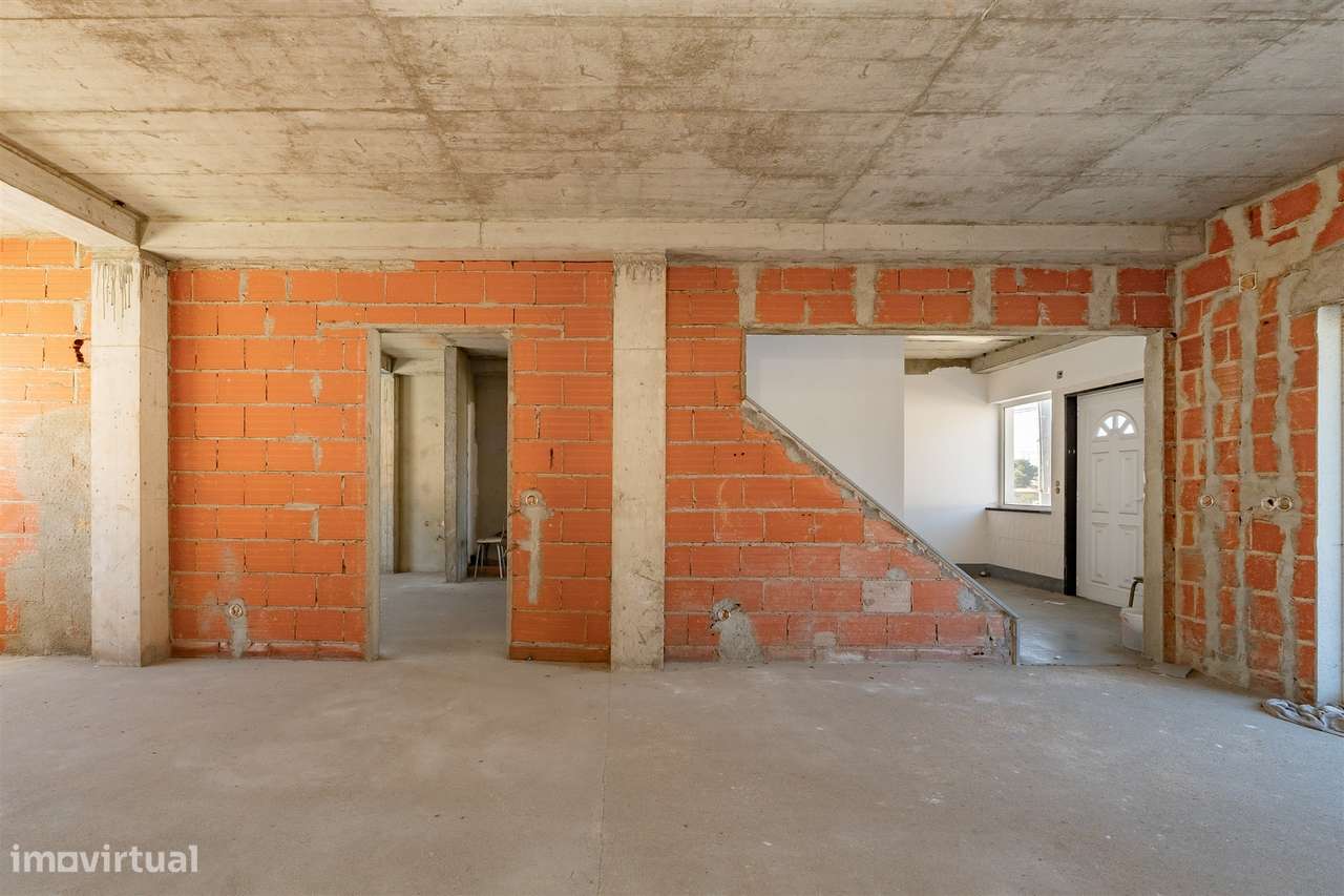 Moradia T4 em Construção em Vale Flores - Feijó Almada-12