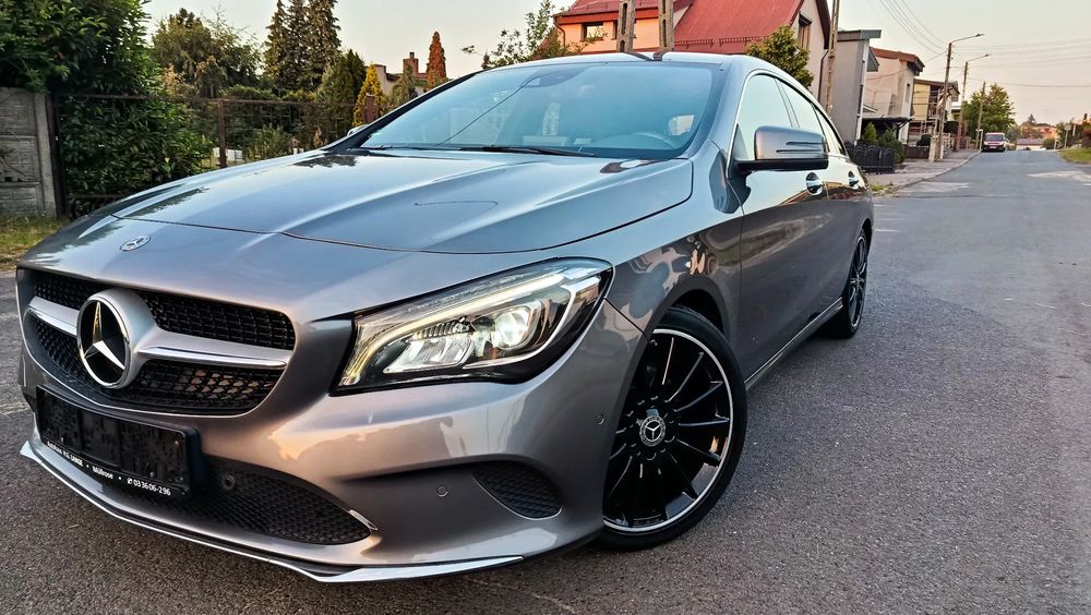 Mercedes-Benz CLA I (2013-2019) 180 7G-DCT UrbanStyle Edition 2017