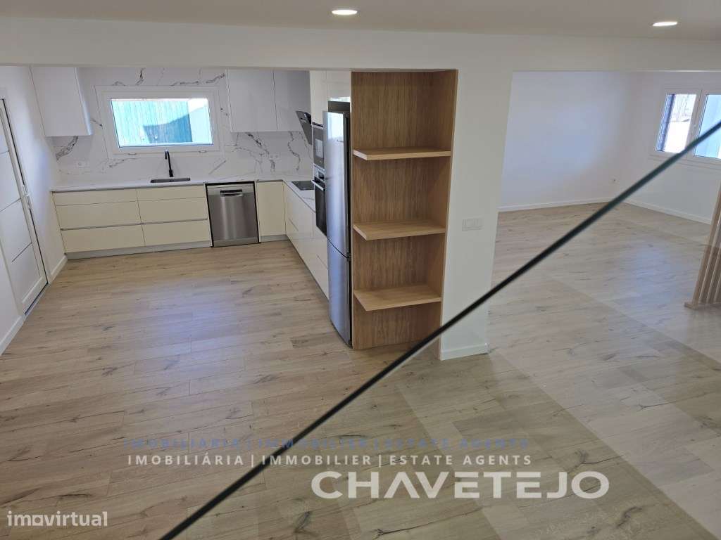 Moradia T4 Moderna c/ Garagem, estilo e Conforto a um Passo de Tomar-24