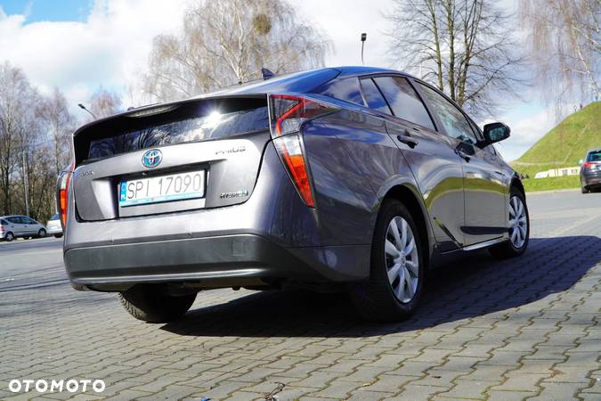 Toyota Prius Hybrid Executive - 9