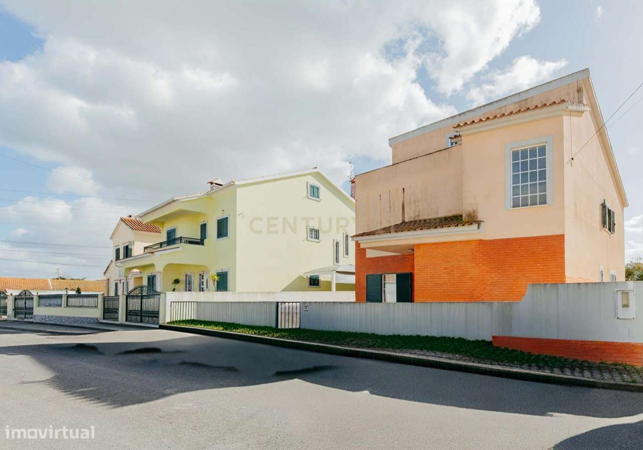 Moradia Isolada T4 Sarilhos Grande, Montijo-53