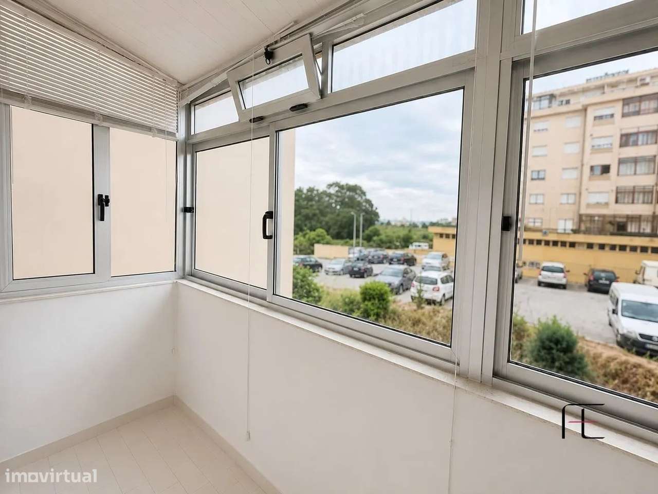 Apartamento T3 Rio Tinto com lugar de garagem e varanda-15