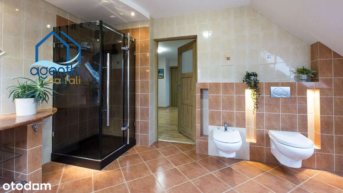 Dom z basenem oraz dużą działką,idealny dla rodzin-11