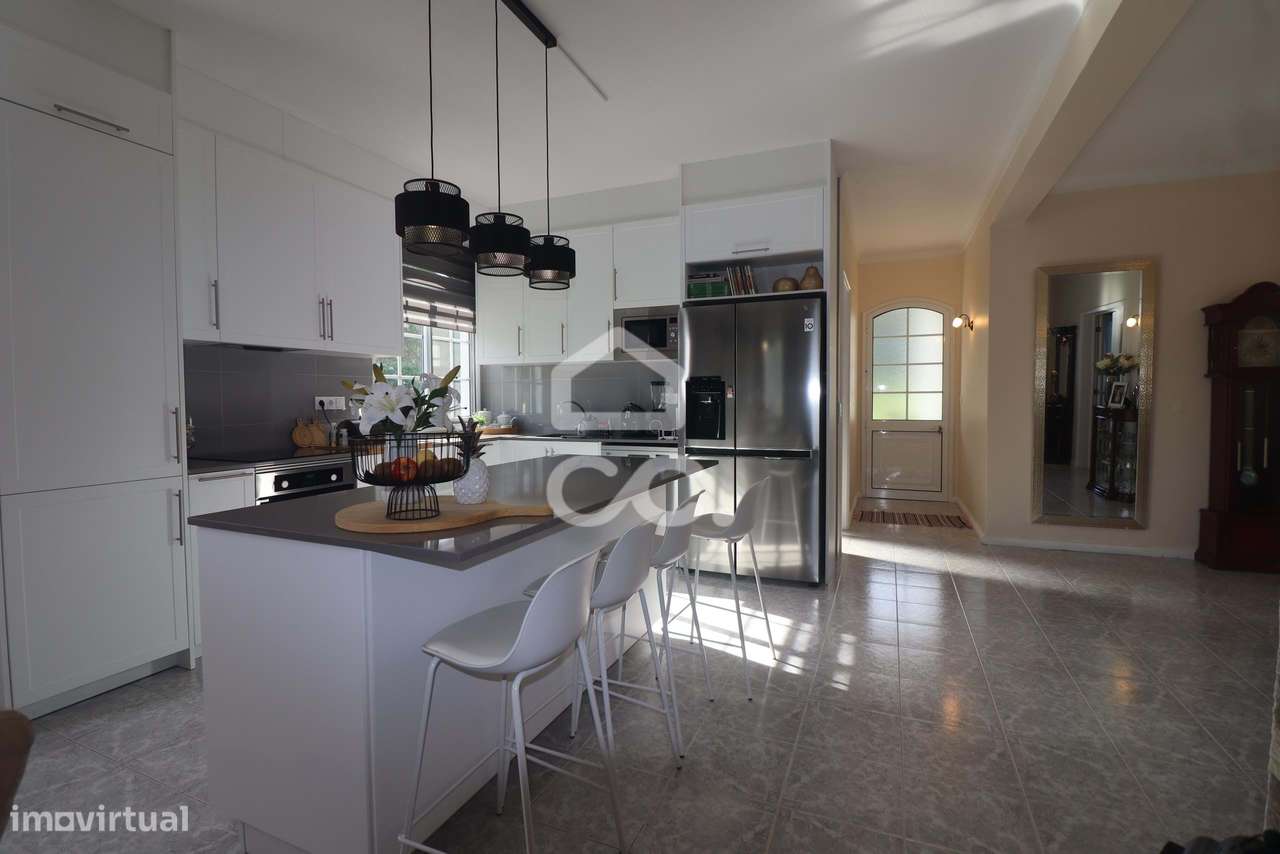 Moradia com 4 Quartos e Anexo T1  - São Vicente Ferreira - Ponta Delga-7