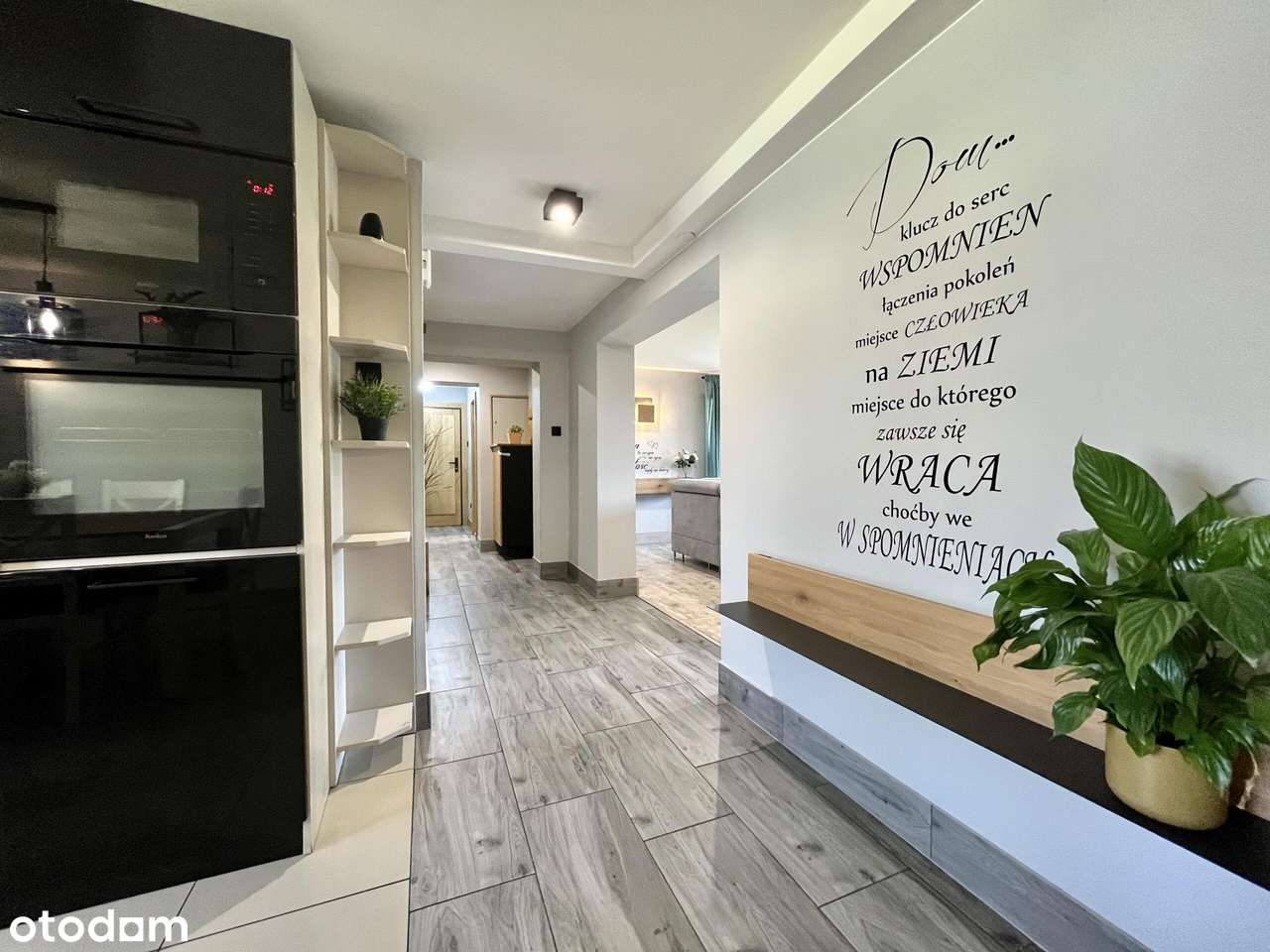 Przestronny dom z dużym ogrodem i możliwościami-5