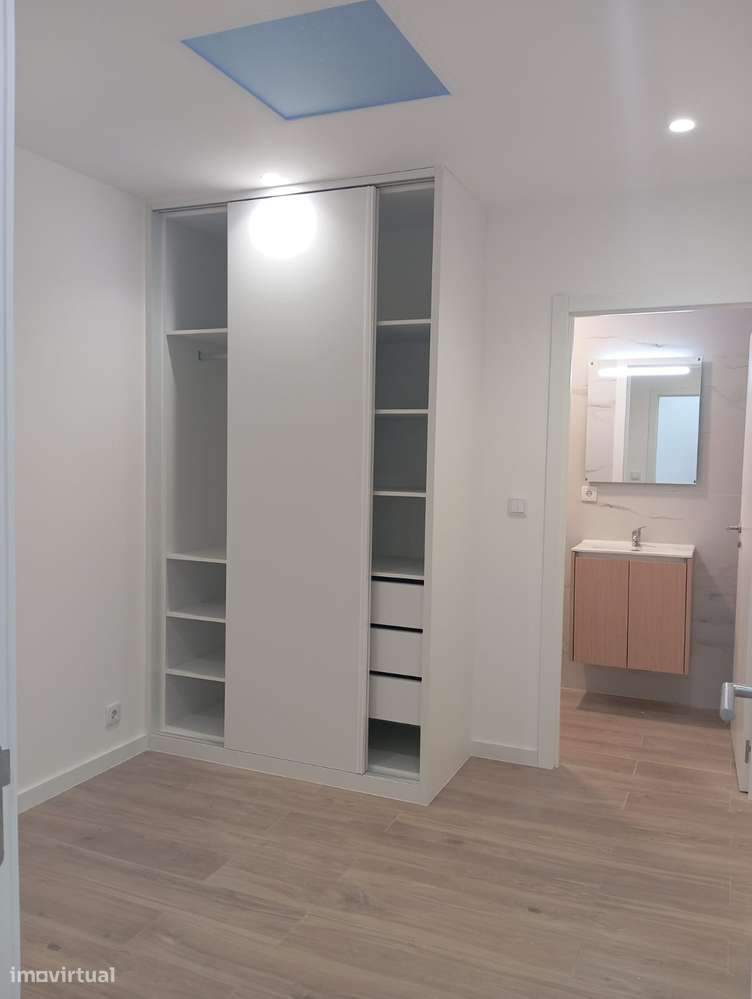 T2 c/ Jardim + 3 wc's - Ao Metro do H.S.João (Circunvalação) Porto - Grande imagem: 4/19