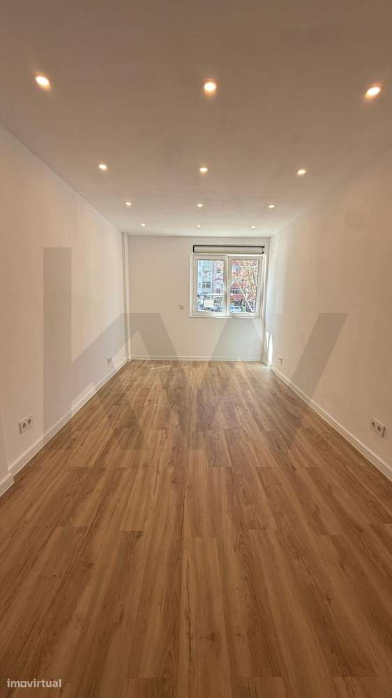 T2 Remodelado com Elevador em Odivelas – Muita Luz Natural - Grande imagem: 5/7