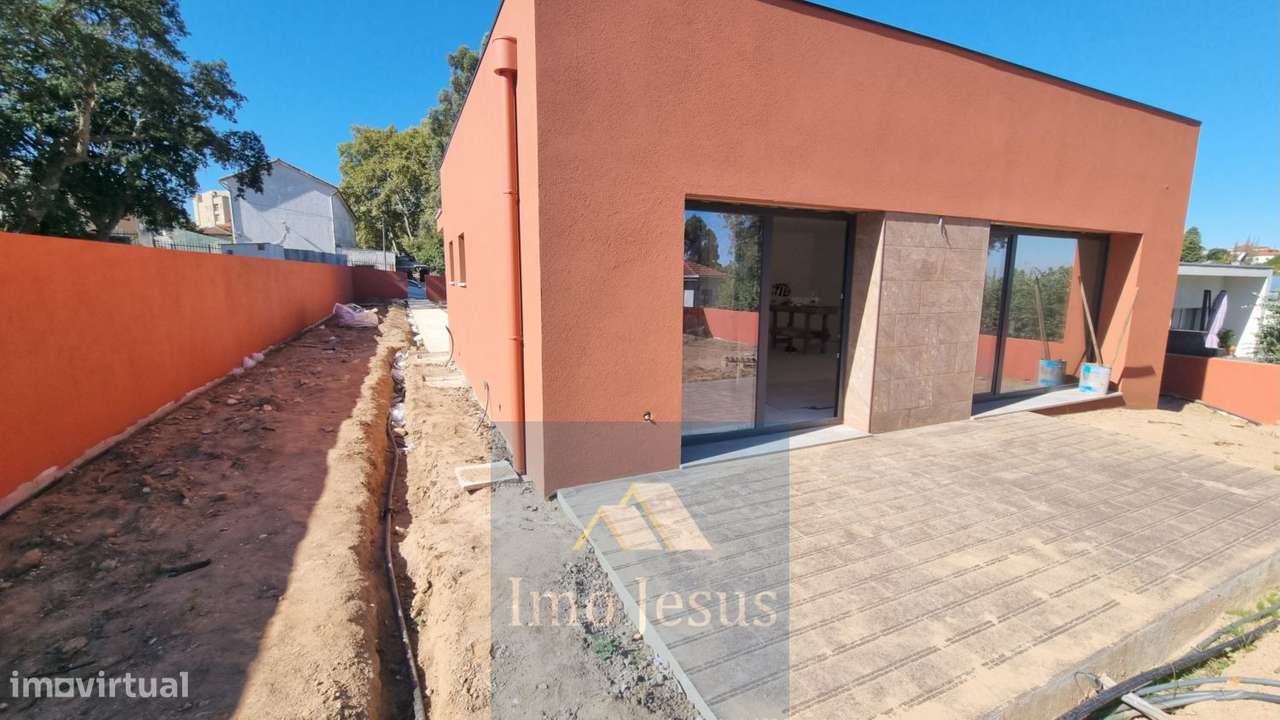Moradia Terrea T3+1 em Vila Nova de Gaia-9