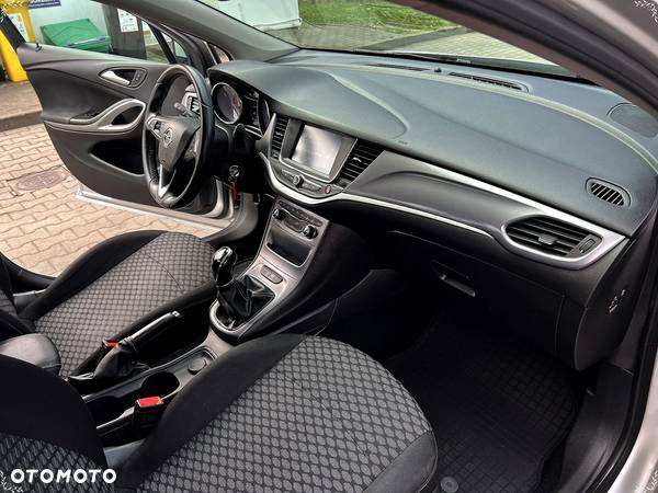 Opel Astra IV 1.6 CDTI Cosmo - 14
