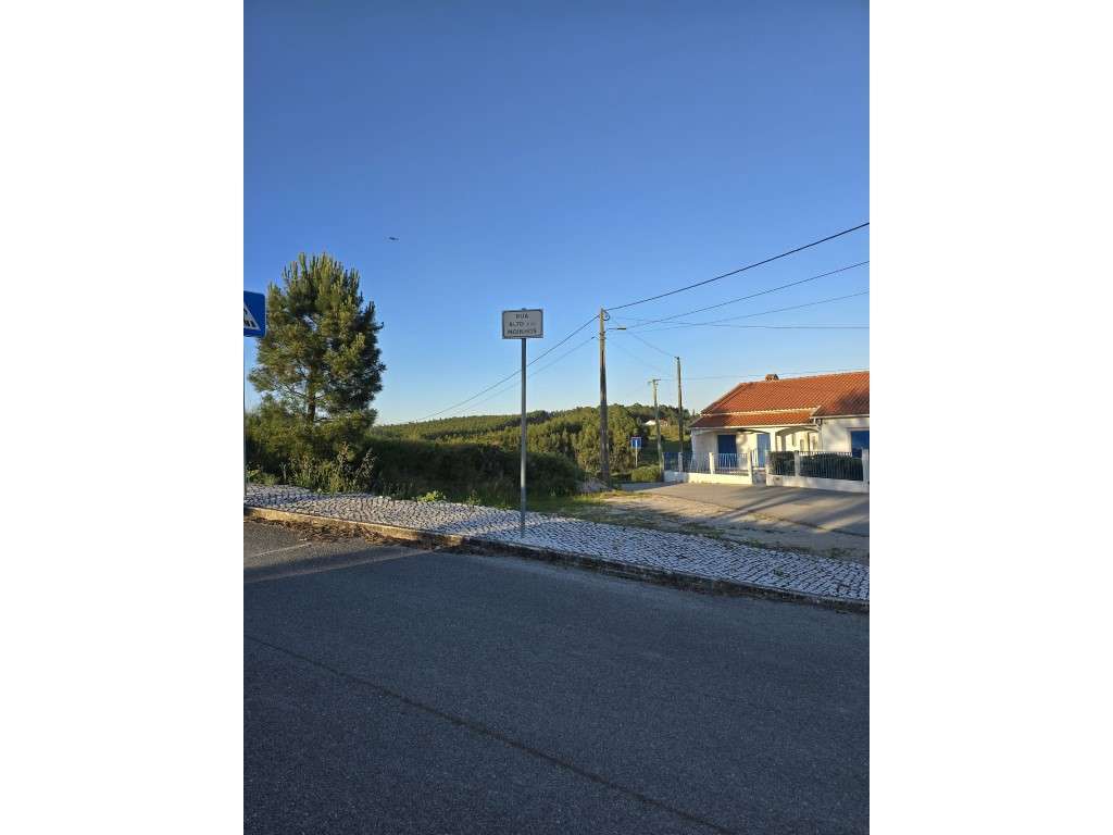 TERRENO URBANO PARA CONSTRUÇÃO DE MORADIA UNIFAMILIAR - Grande imagem: 4/7