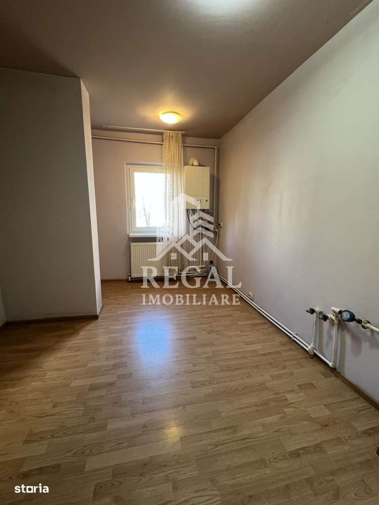 Apartament 4 camere de vânzare – Micro 5/1 | Etaj 1 | 80 mp - Imagine principală: 4/11