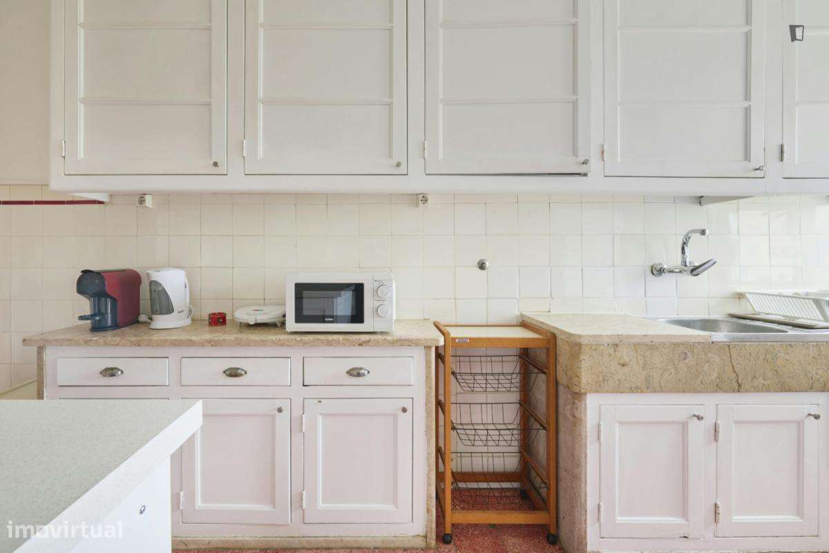 Quarto - localizado em Entrecampos Lisbon - Grande imagem: 4/9