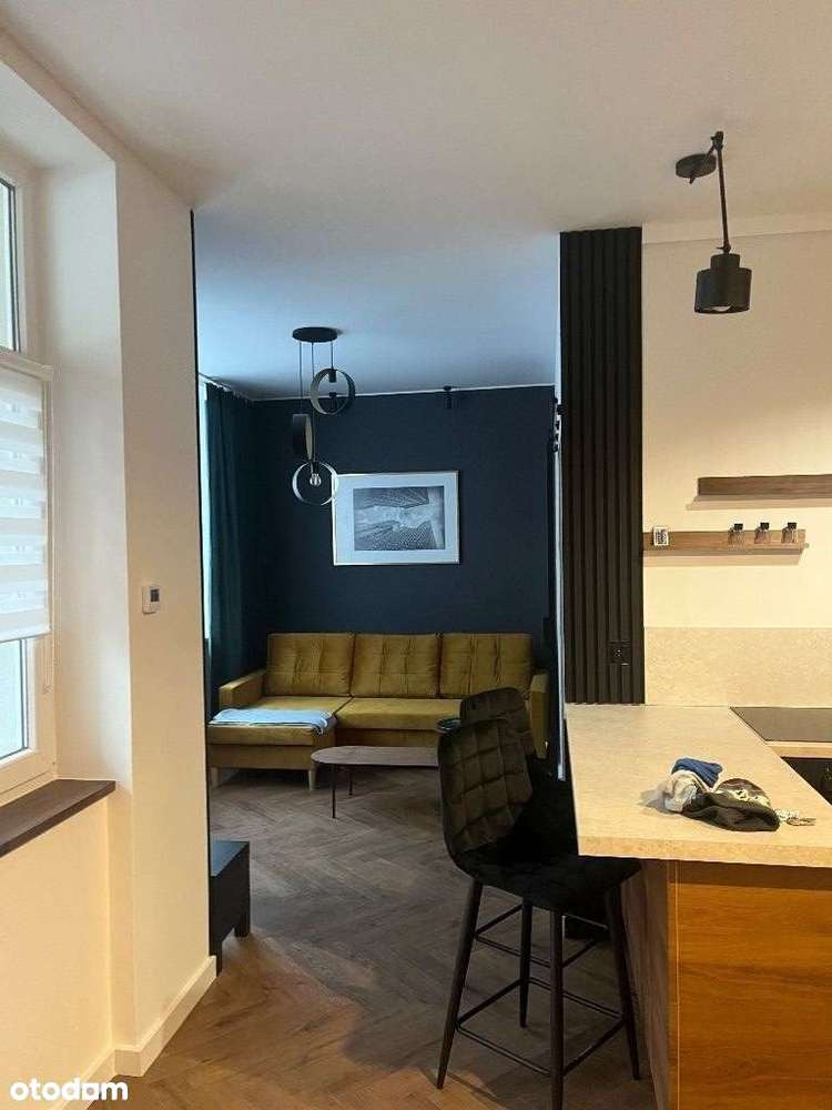 Unikatowy Apartament w  Centrum , 2 pokoje ,Balkon,Parking ,Umeblowane-0