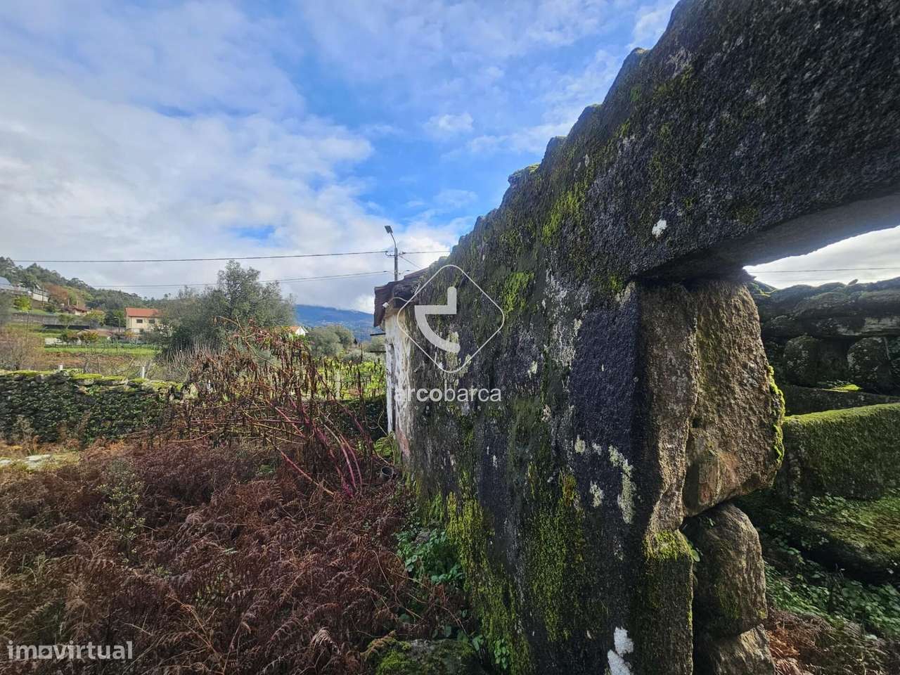 Propriedade para restauro - Loureda - Arcos de Valdevez-18