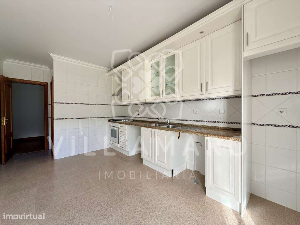 Apartamento T2 com Suíte, Varanda e Parqueamento - Malveira - Grande imagem: 3/31