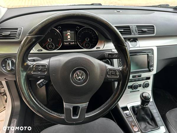 Volkswagen Passat 2.0 TDI Perfectline R-Style - 7