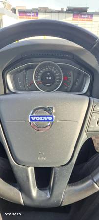Volvo V60 D2 Momentum - 17
