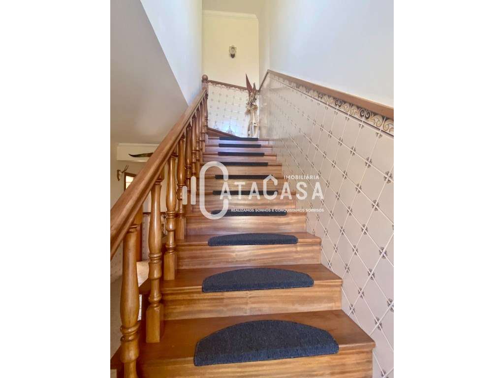 Moradia Geminada T4 para venda na freguesia de Aguada de Cima-8