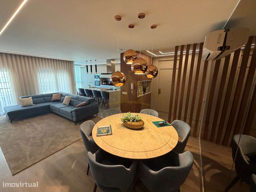Elegância e Conforto: Magnífico T3 OpenSpace com Suite-22