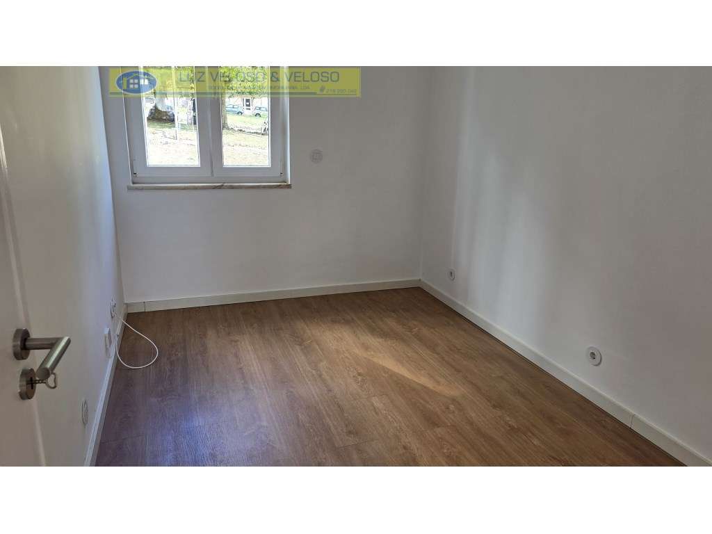 T2 Serra das Minas, remodelado, Arrecadação/Garagem-38