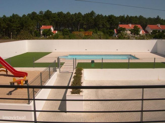 Apart amento T.4 - Eq., cond. c. piscina e p. infantil, Marinha Grand-28