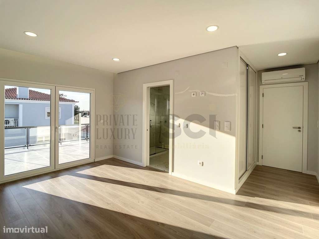 Moradia T3 Independente Térrea em Azeitão Garagem Piscina-34