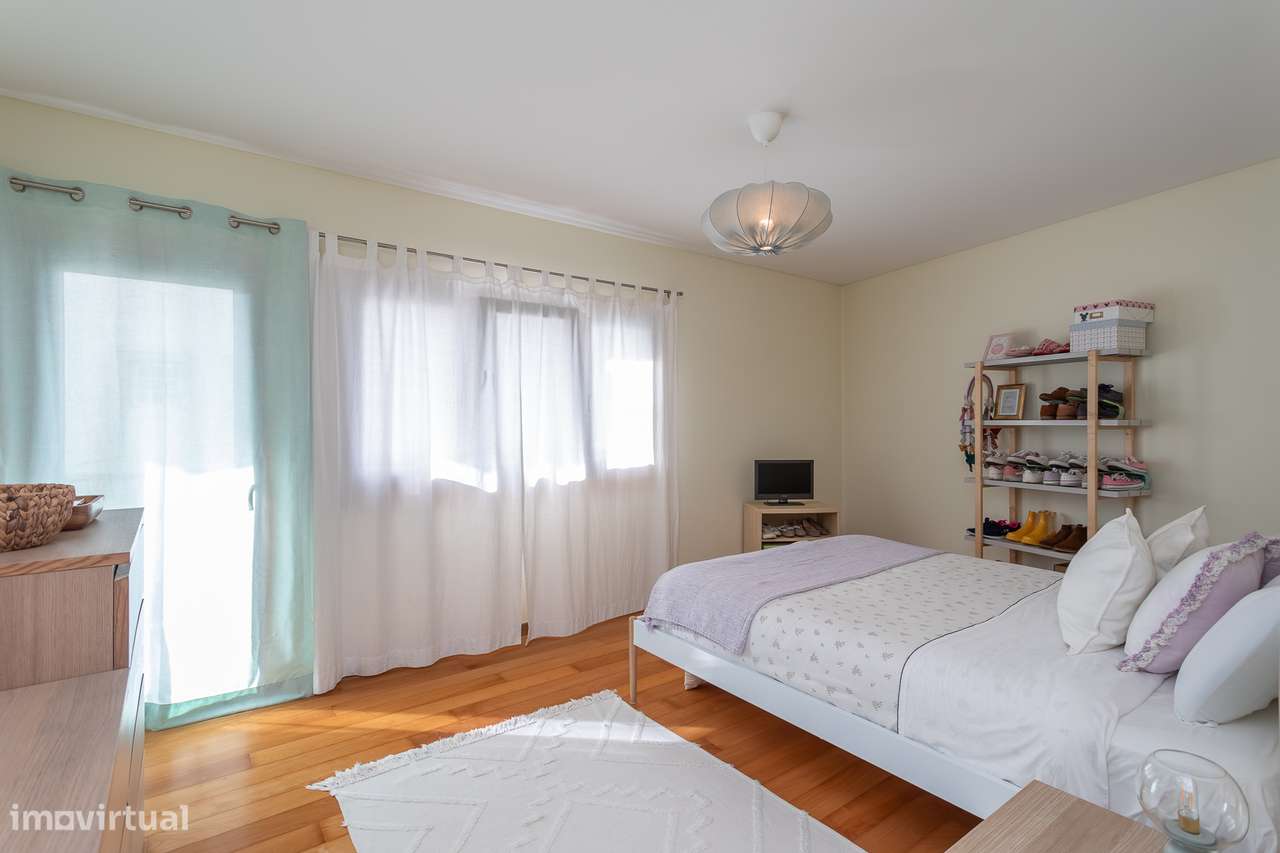 Apartamento T3 em Condomínio Privado – Abrunheira-17