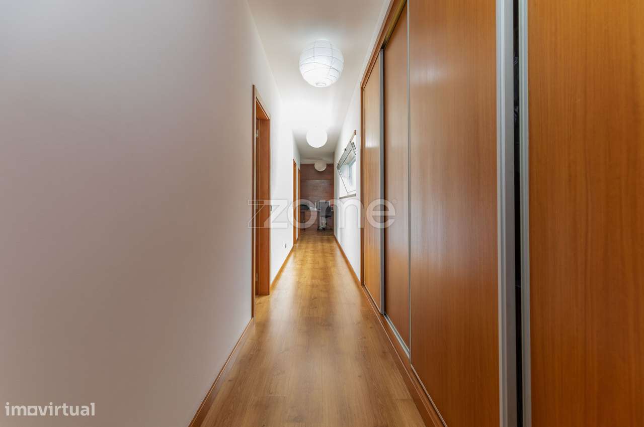 Moradia Moderna em Taveiro, Coimbra com Vistas Desafogadas-45